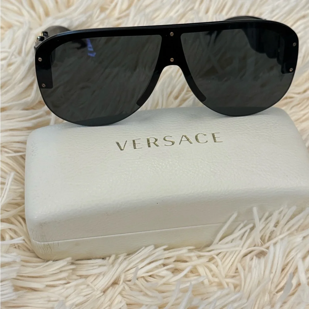 Versace Black Sunglasses - Picture 1 of 7